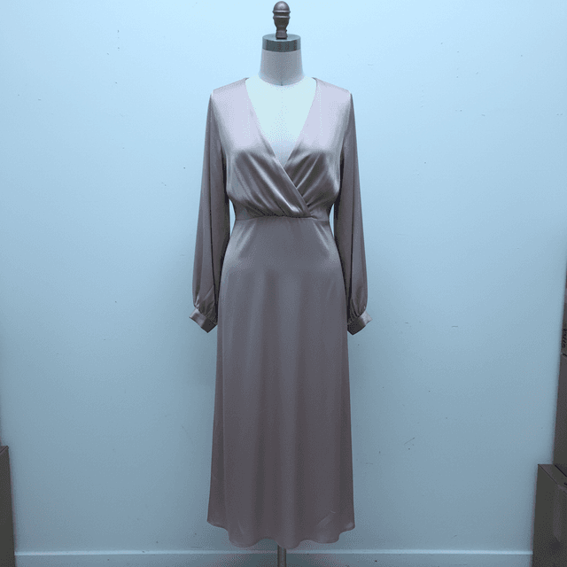 Antes: Vestido blush en maniquí